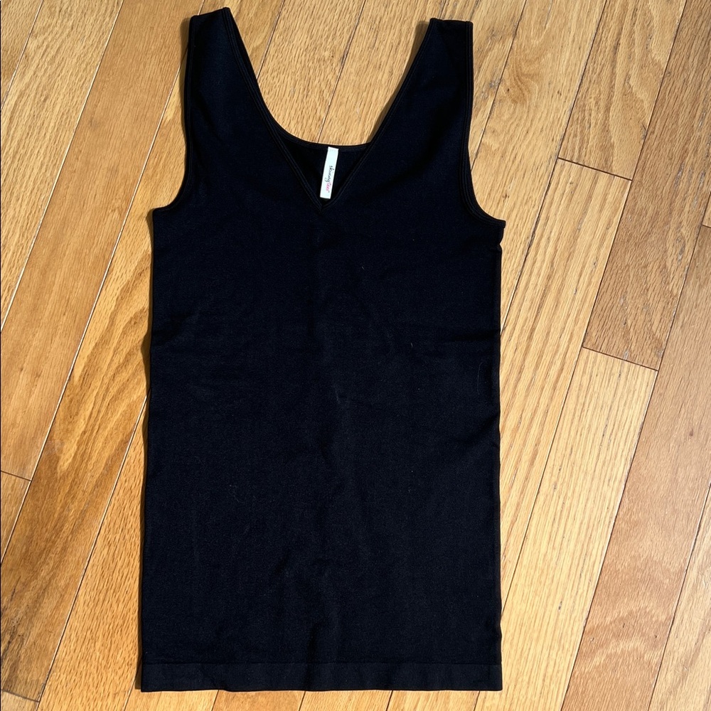 Skinny Tees Black Seamless Stretch V-Neck/Scoop Women's Tank Top REVERSIBLE! O/S